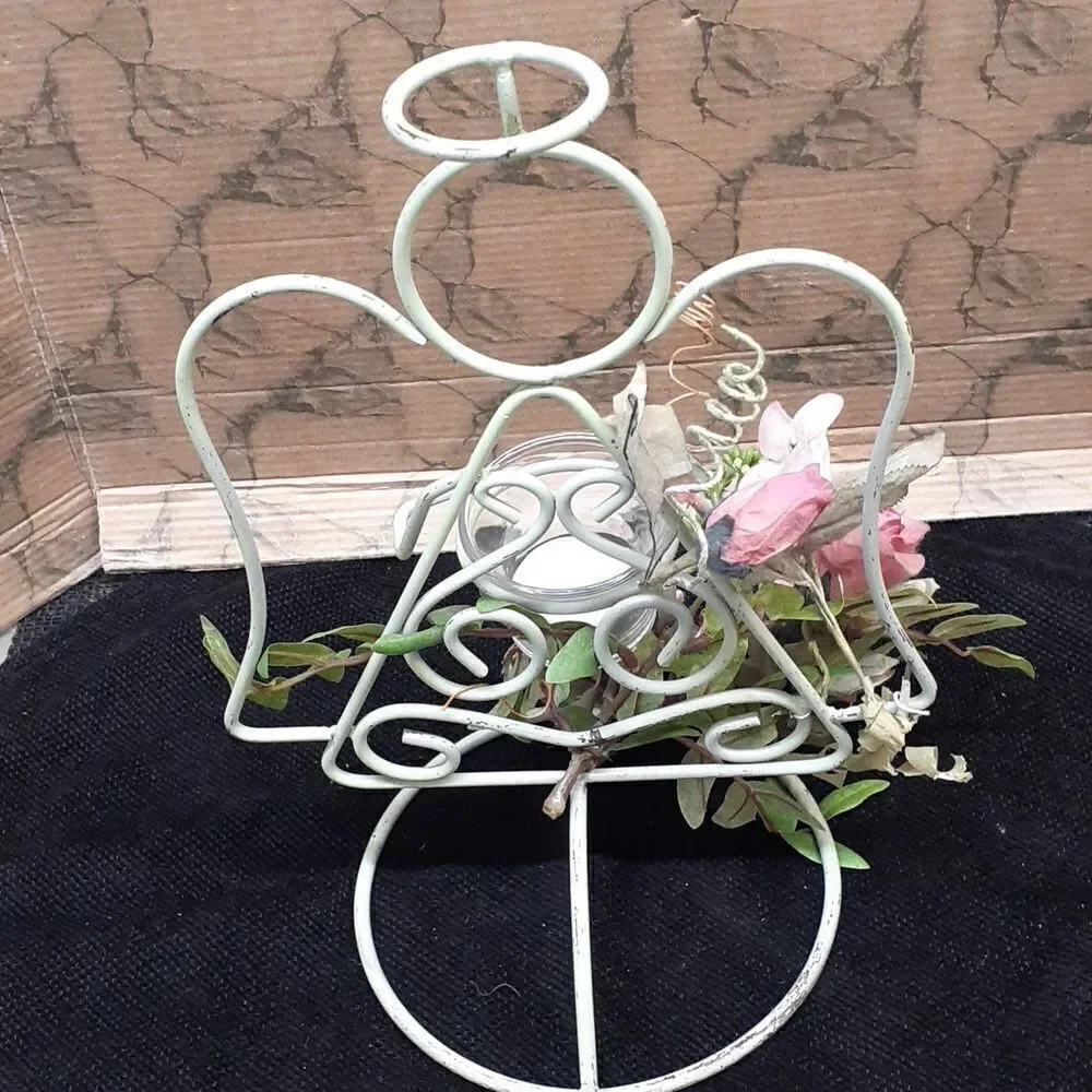 Verde Green Iron angel‎ with trailing pink roses